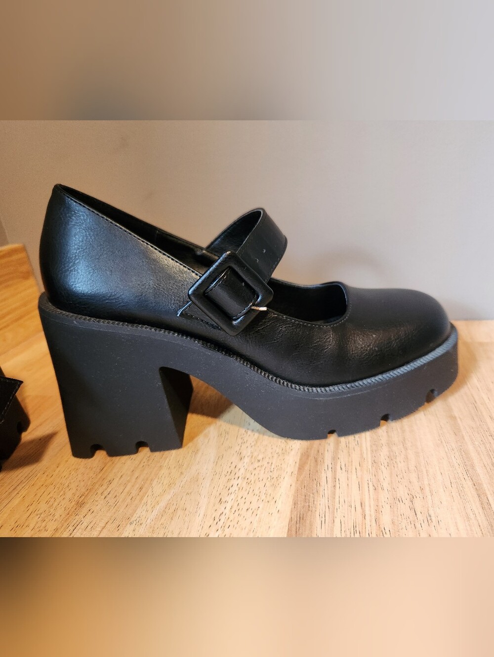 Madden Girl Black Chunky Mary Jane Platform Heels 10